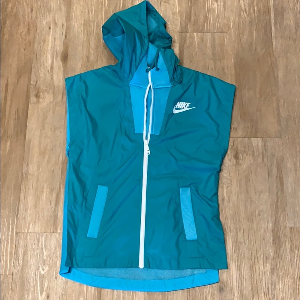Nike vest lightly worn